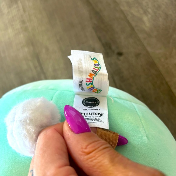 9” Hello Kitty Squishmallow Rabbit - Picture 4 of 5